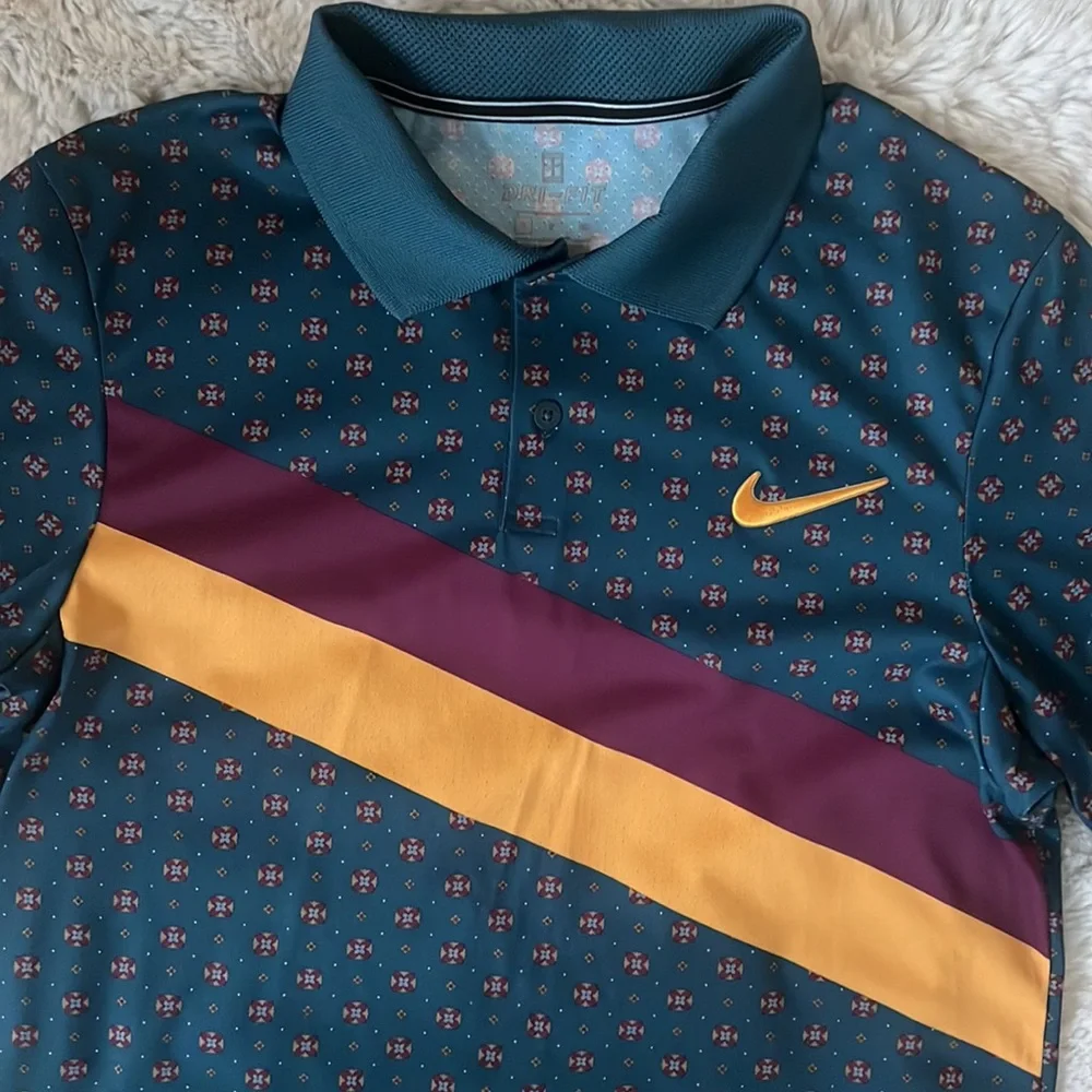 Men’s Golf Small Nike Polo Shirt - Picture 4 of 6